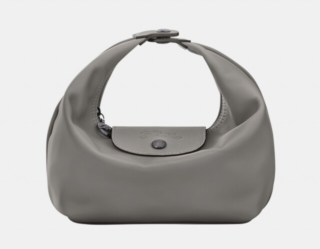 Longchamp Le Pliage Xtra XS 半月袋 $3,200 Longchamp Le Pliage Xtra XS 半月袋 $3,200