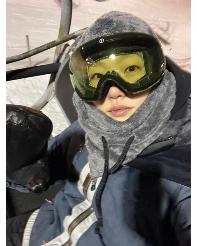 滑雪裝備清單｜滑雪也可穿得保暖又時尚！從女星滑雪造型中找滑雪穿搭靈感