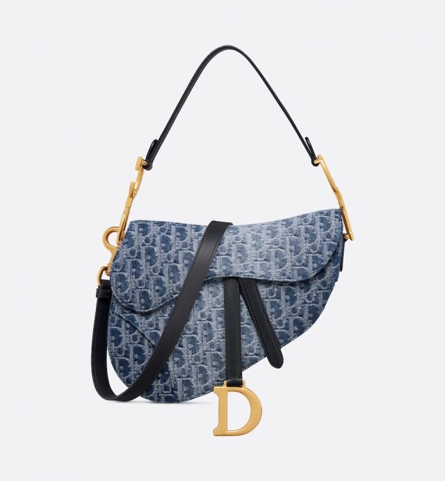 丹寧風永不褪流行!Dior 推出 Denim Oblique 牛仔布系列手袋,型格又復古,這個夏天不能不入手! 丹寧風永不褪流行!Dior 推出 Denim Oblique 牛仔布系列手袋,型格又復古,這個夏天不能不入手!
