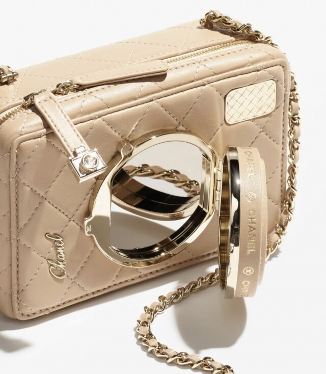 Chanel 2024 秋冬新款「奶茶色」手袋上架！經典 Mini Flap Bag、相機袋、31 手袋令人愛不釋手