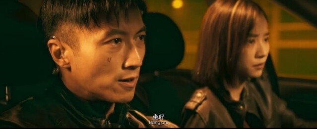 由於敵人牽涉到國際軍火商，個犯罪集團的規模也相當誇張