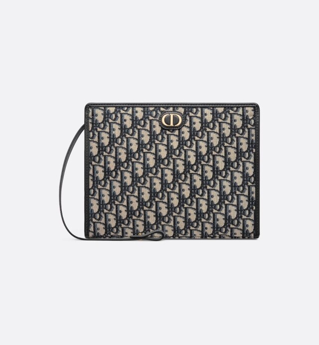 2024 要入手一款 Clutch Bag！Rihanna、Hailey Bieber 等女星也悄悄掀起熱潮，推介多款極具設計感的手拿包