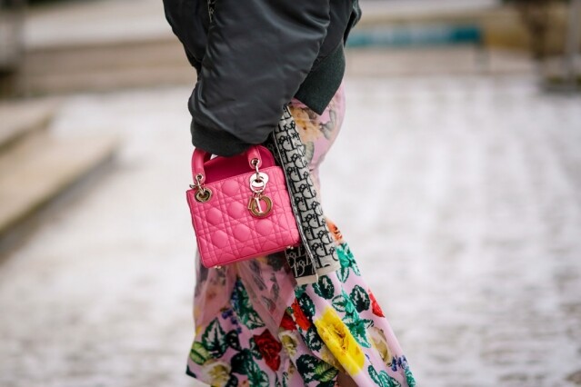 洋紅色的 Miro Lady Dior 手袋