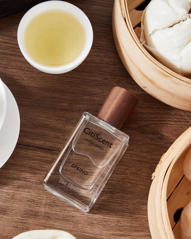 香港手信推薦|7 個必買本土小眾香氛品牌一覽!OCO 推獨家《破地獄》香水、The Wax Can、BeCandle 你我都愛的香港味道! 香港手信推薦|7 個必買本土小眾香氛品牌一覽!OCO 推獨家《破地獄》香水、The Wax Can、BeCandle 你我都愛的香港味道!