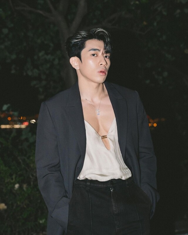 "He-Vage" 男士低胸熱潮來襲！孫賢祐、Tyson Yoshi 爆乳造型將男士性感重新定義