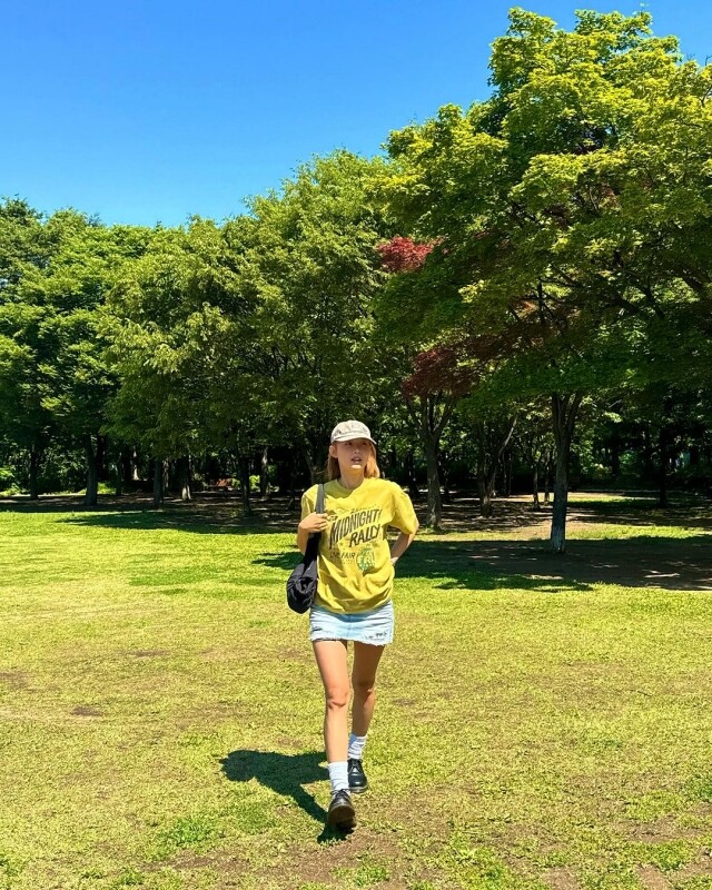 2024 夏天時尚重點：必備檸檬黃穿搭！頻頻出現在 BLACKPINK、Gigi Hadid 身上！