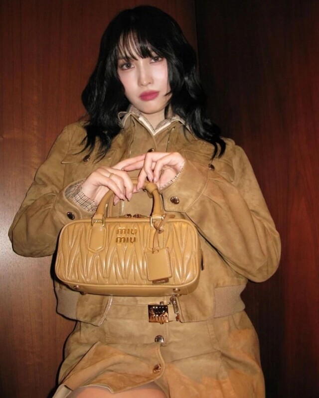 Prada 最新業績盈利急升 26% ？Miu Miu 憑新季設計收獲民心，銷售量增至 9 成