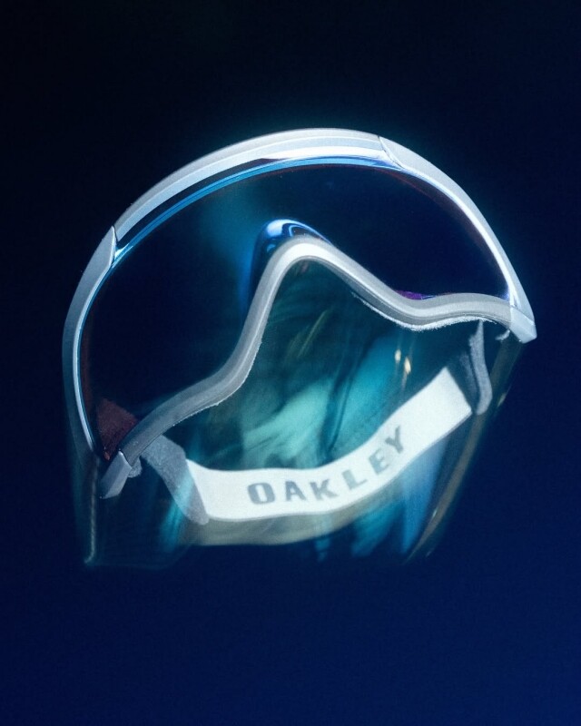 Oakley 突然大受 Gen Z 歡迎?Y2K 始祖美國品牌和 Meta 推出智能眼鏡,除了太陽眼鏡還有甚麼必買運動單品? Oakley 突然大受 Gen Z 歡迎?Y2K 始祖美國品牌和 Meta 推出智能眼鏡,除了太陽眼鏡還有甚麼必買運動單品?