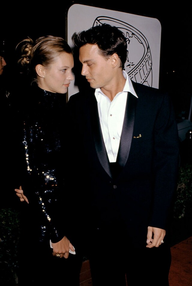 1995 年，Johnny Depp 與 Kate Moss 出席金球獎頒獎禮