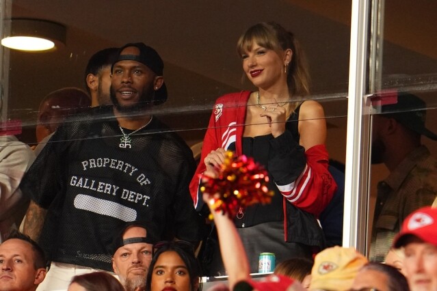 Taylor Swift 公開放閃新戀情！Taylor Swift 從沒情感空窗期只因這樣穿搭