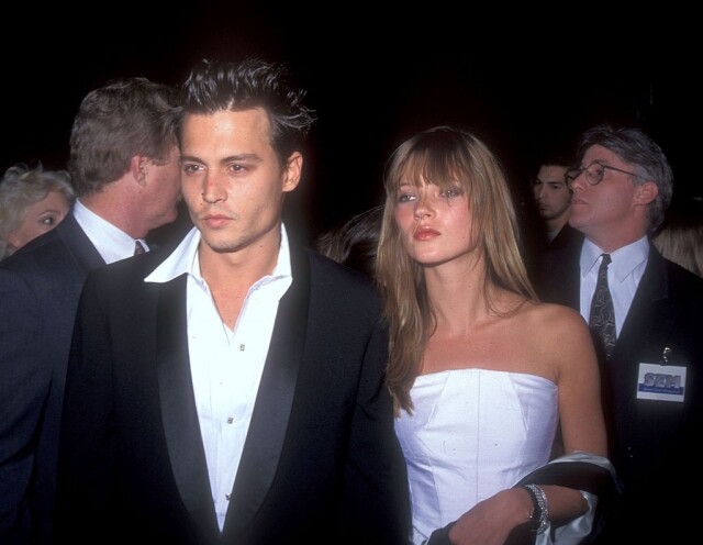 Johnny Depp 帶著 Kate Moss 出席他主演的電影《天生愛情狂》（Don Juan DeMarco）首映。