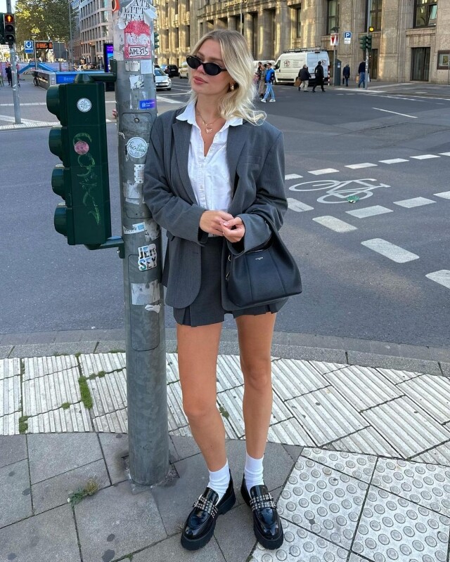 黑白灰穿搭推薦：Smart Casual 造型