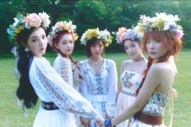 Red Velvet 新歌《Cosmic》穿上田園風