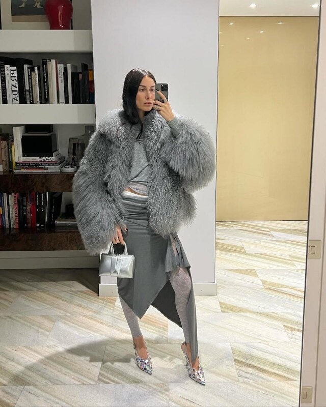 今年「It Bag 黑馬」是 The Attico 這款不規則包！Kylie Jenner 也在用，到底有何魅力？