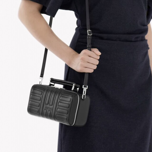 Rimowa 推出全新 Groove 皮革手袋系列！4 大袋型、香港價錢與配色一次看