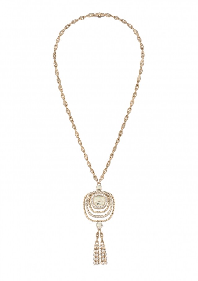 全智賢成為 Piaget 伯爵全球品牌大使！佩戴 Swinging Sautoir 紐結長項鏈錶，驚艷鐘錶與奇蹟