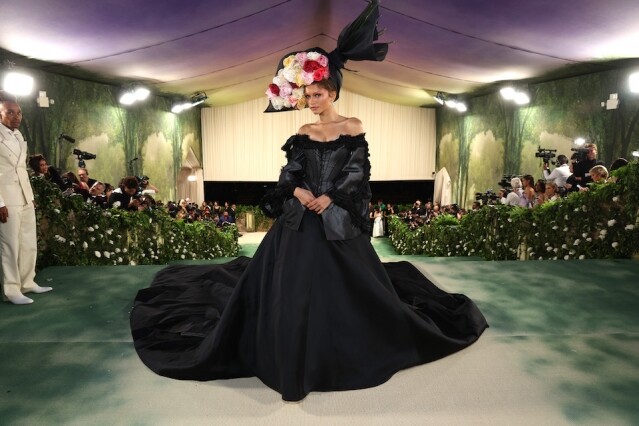 Met Gala 2024 紅地毯造型盤點!歐美女星興起「透視裝」晚禮造型?Doja Cat 以浴巾造型步進時尚盛會? Met Gala 2024 紅地毯造型盤點!歐美女星興起「透視裝」晚禮造型?Doja Cat 以浴巾造型步進時尚盛會?