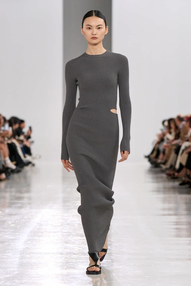 Max Mara 2025 春夏系列上演數學與時尚的巧妙結合！新季系列致敬數學家，延續極簡調性、注入幾何美學打造優雅的春夏衣櫥！