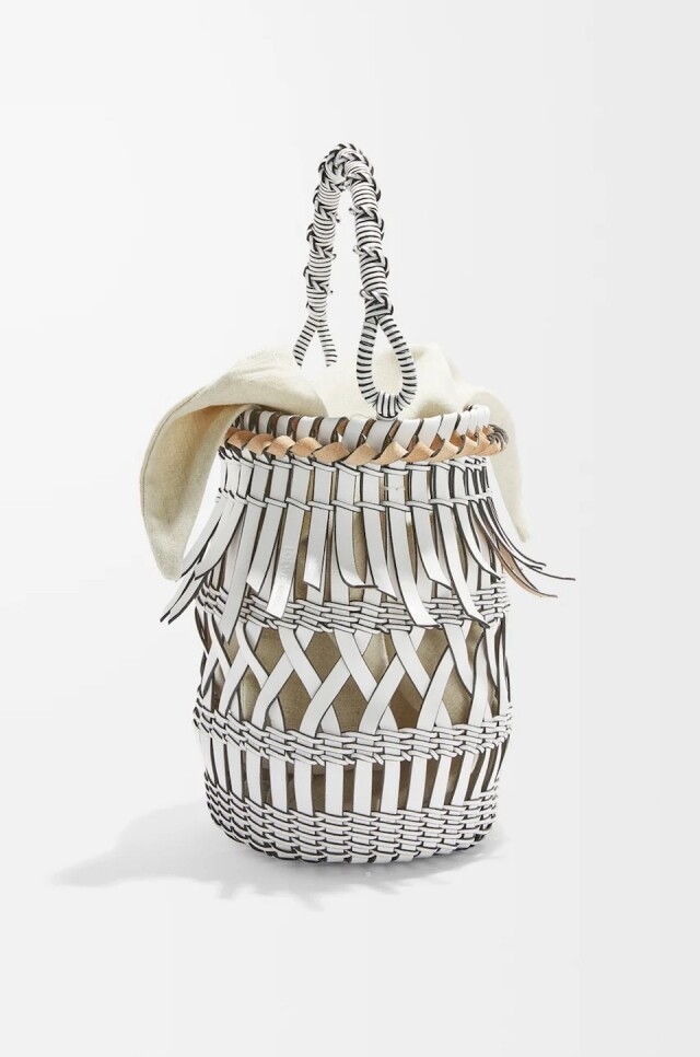 2025 大熱流蘇手袋推薦｜Prada、Valentino、Chloè 的 Fringe Bag 都是今年必入手