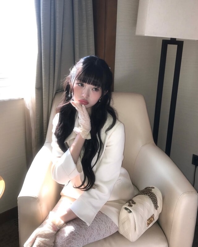 IVE 日本成員 Rei 直井怜是最會穿搭的女偶像，解構她獨特的甜酷少女風私服