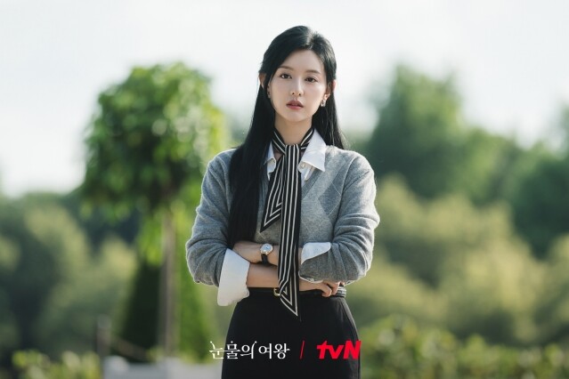 從《淚之女王》金智媛的衣櫃偷靈感 | 戲中造型演活財閥千金,私下穿搭百變,優雅知性、休閒風格都輕鬆駕馭 從《淚之女王》金智媛的衣櫃偷靈感 | 戲中造型演活財閥千金,私下穿搭百變,優雅知性、休閒風格都輕鬆駕馭