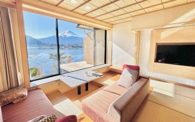 富士山河口湖酒店推介｜10 間富士山靚景旅館！一泊二食、日式溫泉、私人風呂