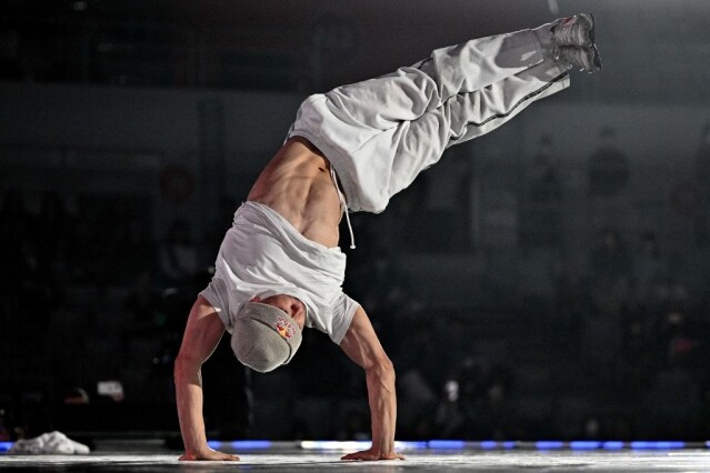 最時尚的奧運運動項目—霹靂舞!盤點 7 種 Break Dance 必備單品,與街頭文化密不可分 最時尚的奧運運動項目—霹靂舞!盤點 7 種 Break Dance 必備單品,與街頭文化密不可分