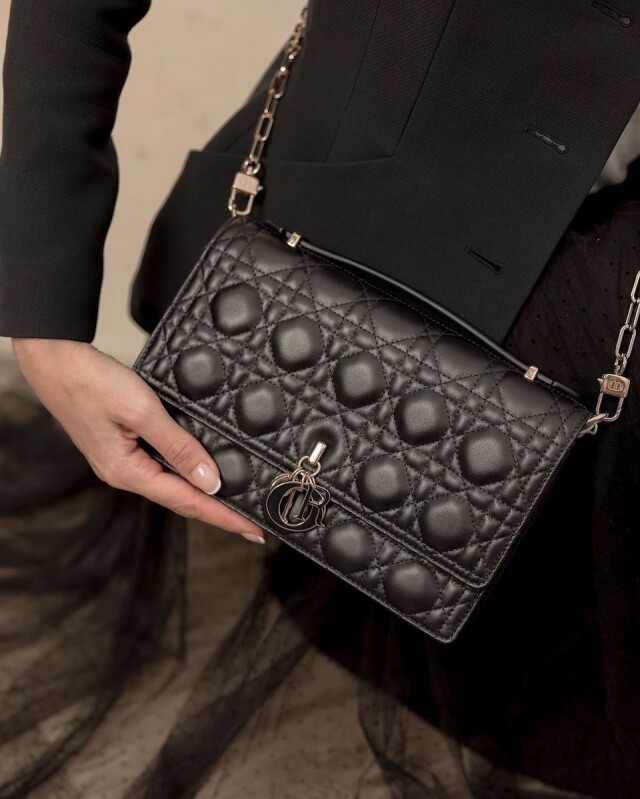 Dior 2024 早春系列手袋上架!時尚女生搶著買新季 Miss Dior 手袋香港價錢一覽 Dior 2024 早春系列手袋上架!時尚女生搶著買新季 Miss Dior 手袋香港價錢一覽