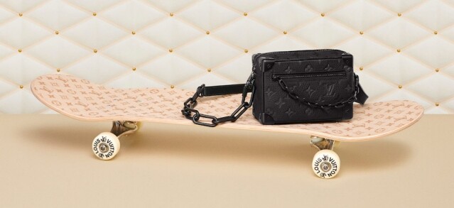 Louis Vuitton 滑板 $26,900 Louis Vuitton Mini Soft Trunk 手袋 $36,500