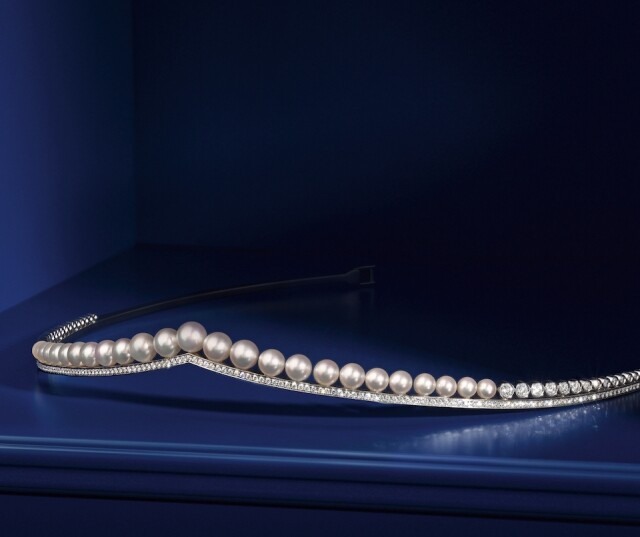 18K 白金的 Joséphine Aigrette 珍珠鑽石頭飾