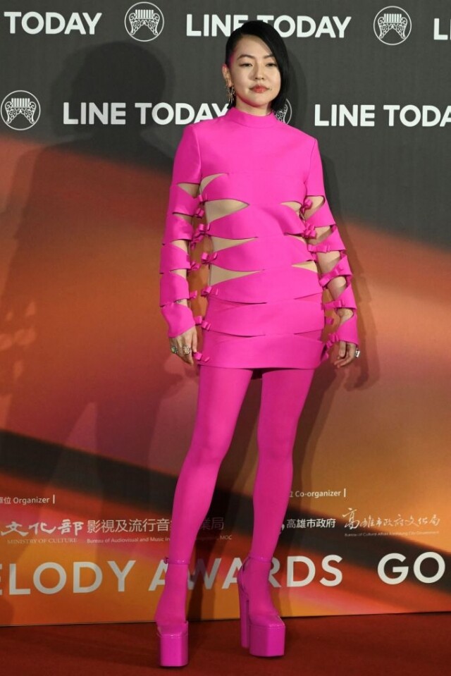 台灣巨星徐熙娣（小 S）最近也穿著全套芭比粉紅服裝出席活動