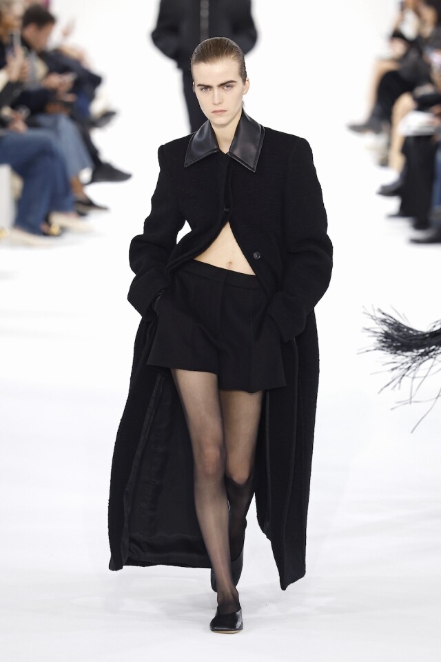Sportmax 2025 秋冬系列踏上一段過去、現在與未來的探索之旅!重新探索奢華風格,化繁為簡打造實用現代衣櫥 Sportmax 2025 秋冬系列踏上一段過去、現在與未來的探索之旅!重新探索奢華風格,化繁為簡打造實用現代衣櫥