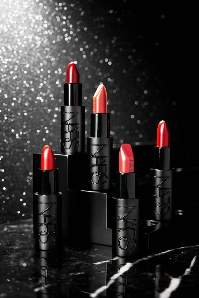 以個性彩妝綻放自信！NARS 全新 Explicit 赤吻緞光唇膏系列 迎接創立30周年