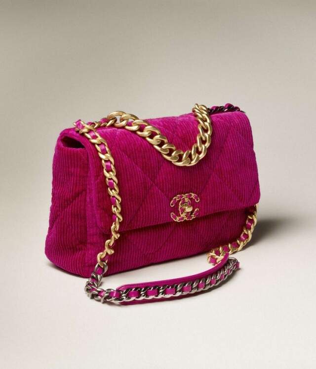 Chanel 19 大號手袋 $45,400