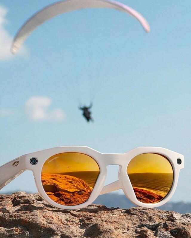 Oakley 突然大受 Gen Z 歡迎?Y2K 始祖美國品牌和 Meta 推出智能眼鏡,除了太陽眼鏡還有甚麼必買運動單品? Oakley 突然大受 Gen Z 歡迎?Y2K 始祖美國品牌和 Meta 推出智能眼鏡,除了太陽眼鏡還有甚麼必買運動單品?