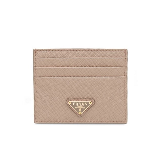Prada 皮革卡片套  $3,250
