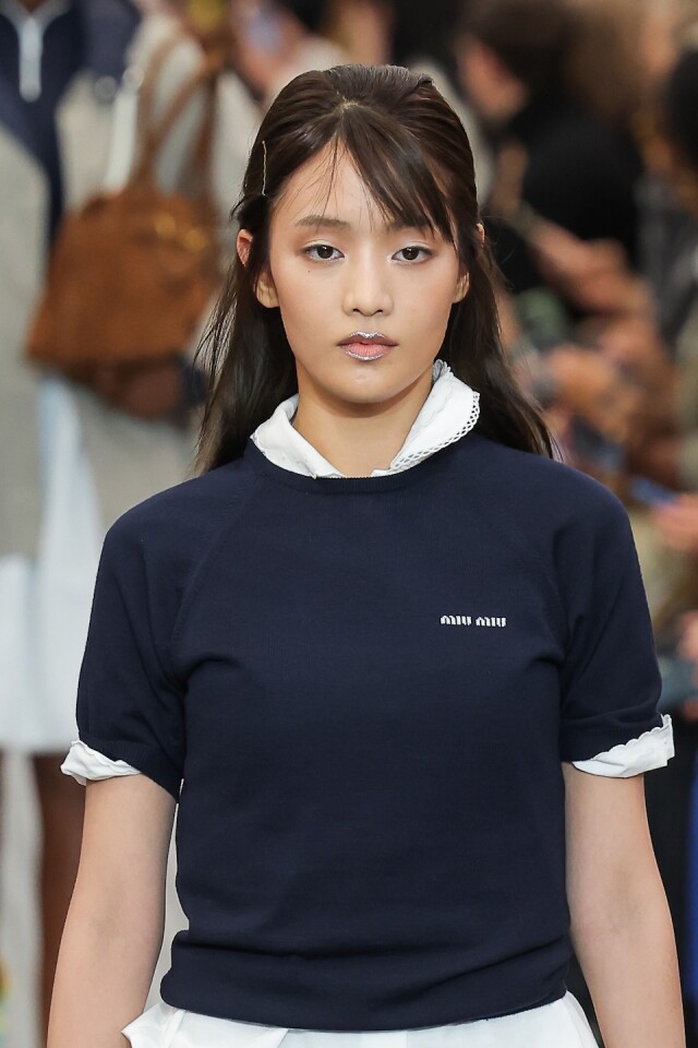 放送 IVE 張員瑛、(G)I-DLE Minnie 更多美照!MIU MIU 2025 春夏系列時裝秀的重點解析 放送 IVE 張員瑛、(G)I-DLE Minnie 更多美照!MIU MIU 2025 春夏系列時裝秀的重點解析