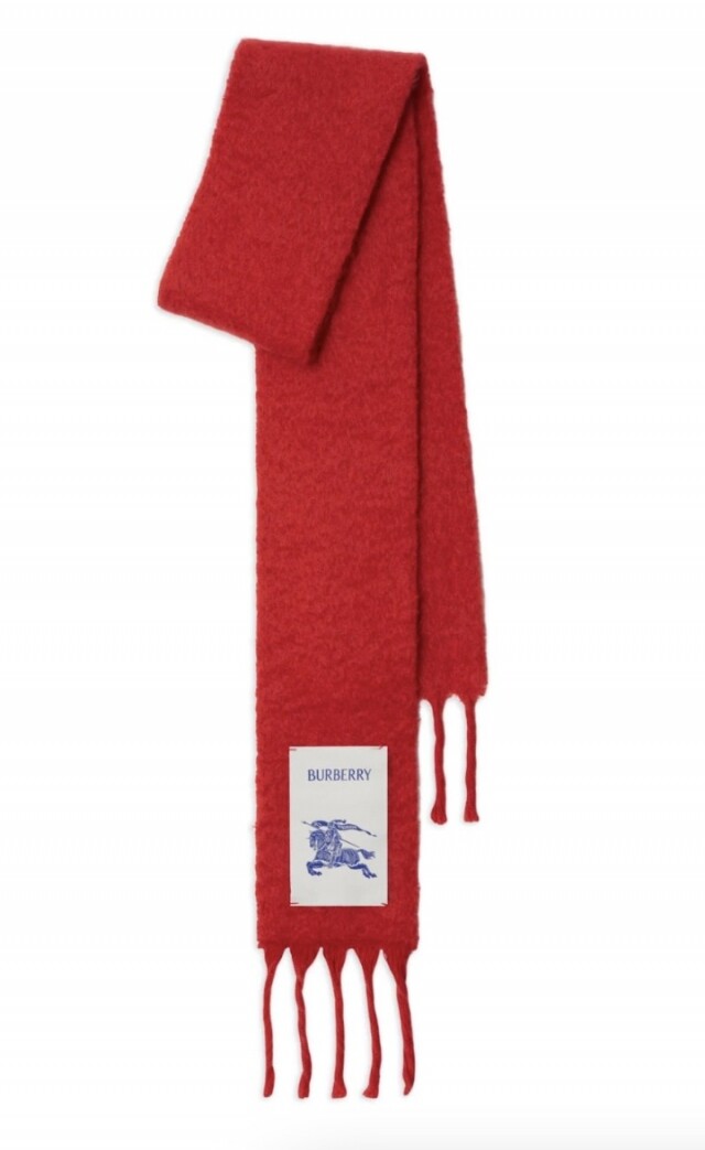 Burberry 紅色頸巾 $3,300