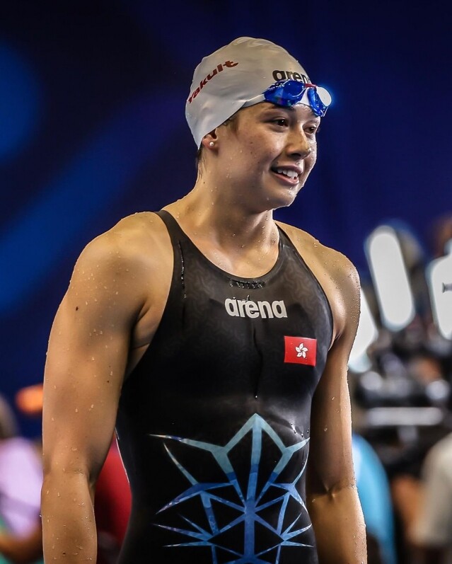 香港游泳女飛魚何詩蓓打入 2024 巴黎奧運！解構她運動服以外的日常氣質穿搭