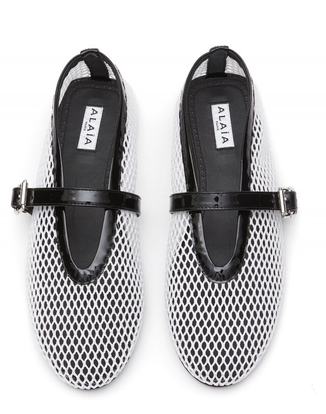 2023 熱賣單品第 7 位:Alaïa 漁網芭蕾舞鞋 2023 熱賣單品第 7 位:Alaïa 漁網芭蕾舞鞋
