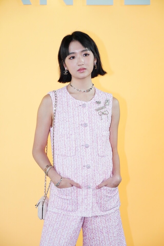Chanel 香港時裝秀嘉賓名單公開!GD 驚喜成為 Chanel Front Row 座上客、周潤發與老婆甜密亮相 Chanel 香港時裝秀嘉賓名單公開!GD 驚喜成為 Chanel Front Row 座上客、周潤發與老婆甜密亮相