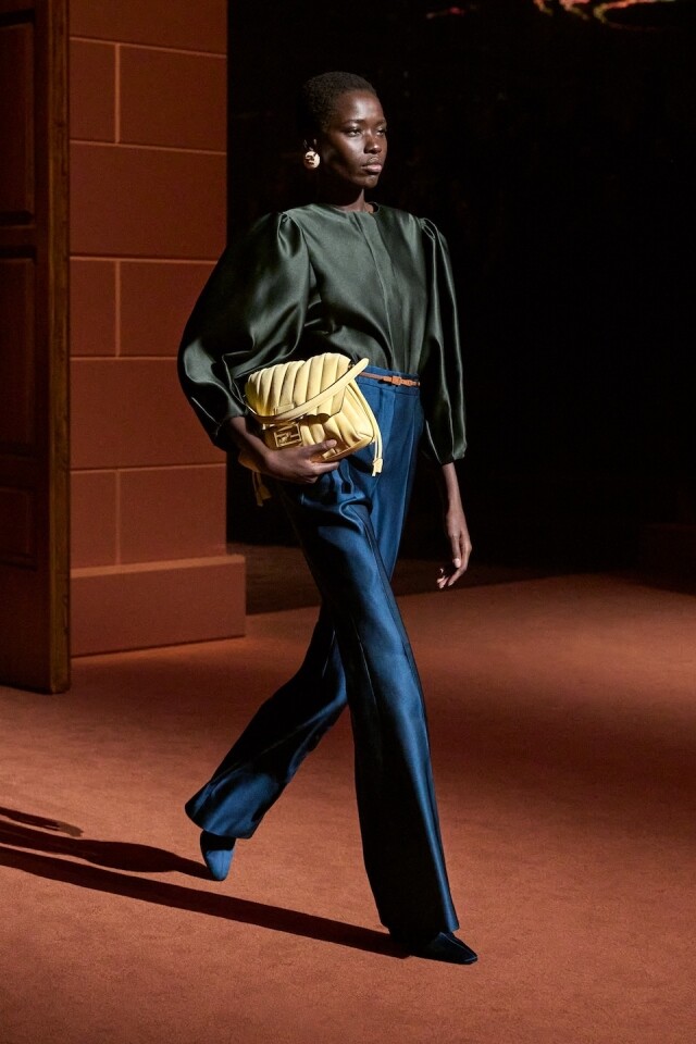 Fendi 2025 秋冬新款手袋列陣!Fendi 百年大騷請來宋慧喬、方燦、宋雨琦等參與慶典 Fendi 2025 秋冬新款手袋列陣!Fendi 百年大騷請來宋慧喬、方燦、宋雨琦等參與慶典
