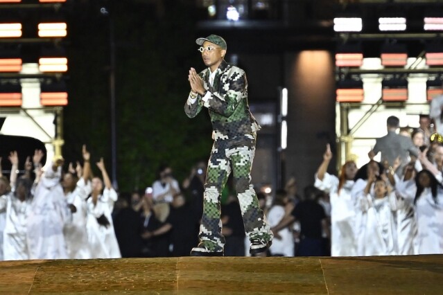 Louis Vuitton 男裝於尖沙咀星光大道行騷！新任男裝創意總監 Pharrell 如何由歌手變受追捧的潮流 ICON！