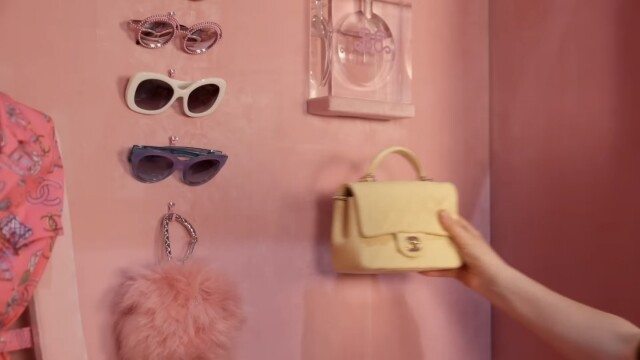 《Barbie 芭比》電影猶如 CHANEL 珍藏目錄!多款中古手袋、服飾令時尚迷都很想擁有 《Barbie 芭比》電影猶如 CHANEL 珍藏目錄!多款中古手袋、服飾令時尚迷都很想擁有