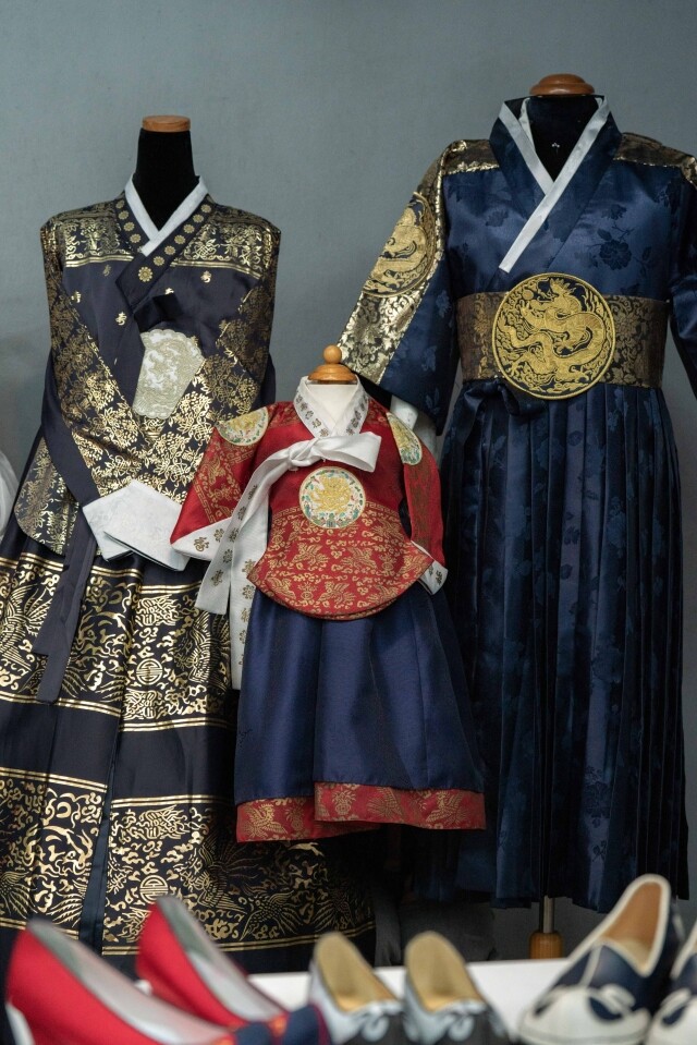 韓服租借體驗推介|韓服怎麼穿?遊韓前須學會的 5 大韓服穿搭注意事項 韓服租借體驗推介|韓服怎麼穿?遊韓前須學會的 5 大韓服穿搭注意事項