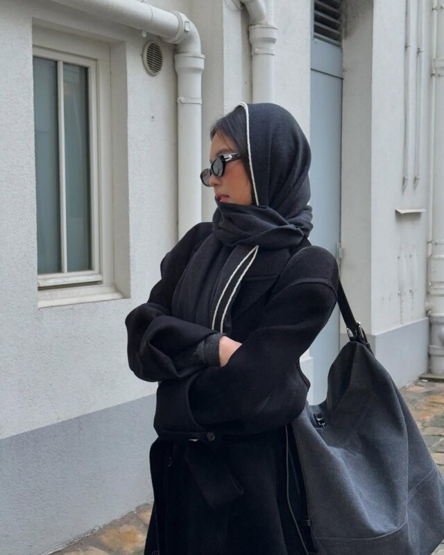 Jennie 不只會用 CHANEL！這 4 個小眾品牌也是她的心頭好，款式時尚、易襯、大容量