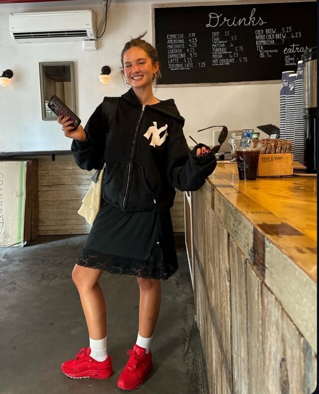 白色短襪怎樣配搭?跟法國韓國女生穿出時尚白襪造型推薦 白色短襪怎樣配搭?跟法國韓國女生穿出時尚白襪造型推薦