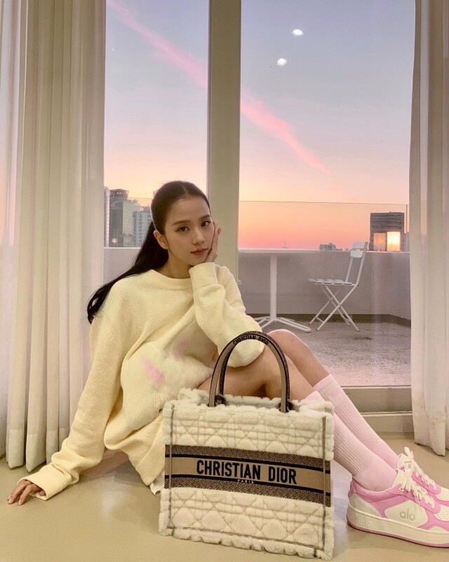 名牌手袋價差比較｜​​8 大名牌在哪裡買最便宜？選對地方買 Chanel、LV 可省近萬元！