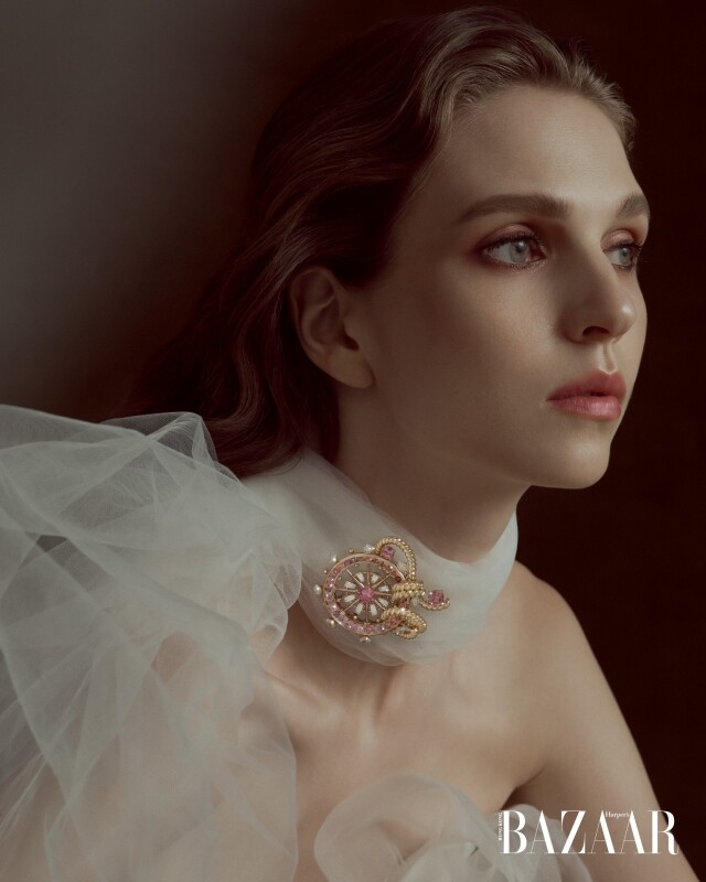 Van Cleef & Arpels 最新高級珠寶系列,開啟屬於自己的珠寶冒險篇章 Van Cleef & Arpels 最新高級珠寶系列,開啟屬於自己的珠寶冒險篇章