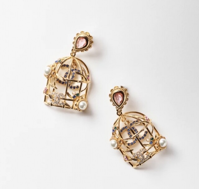 Chanel 耳環推介：綴玻璃珍珠及水晶吊墜耳環 $12,400